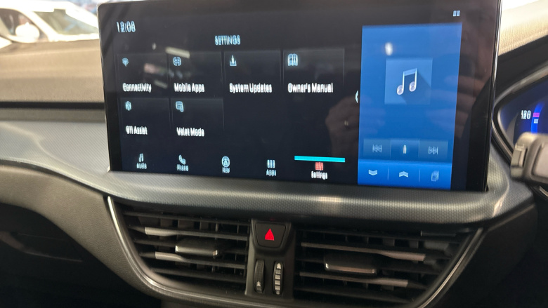 Ford Focus 1.0 EcoBoost Hybrid mHEV Active Vign 5dr Auto Petrol Hatchback